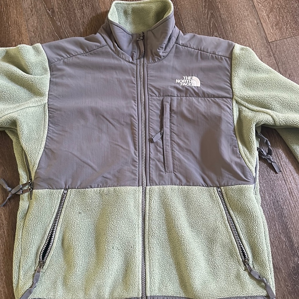 North face women’s Fleece zip up size S